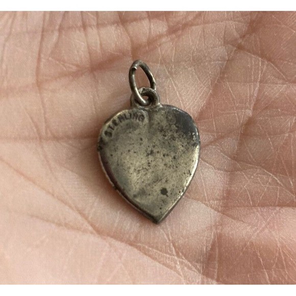 ANTIQUE VICTORIAN STERLING SILVER REPOUSSE HEART BRACELET CHARM Turquoise - Picture 5 of 5